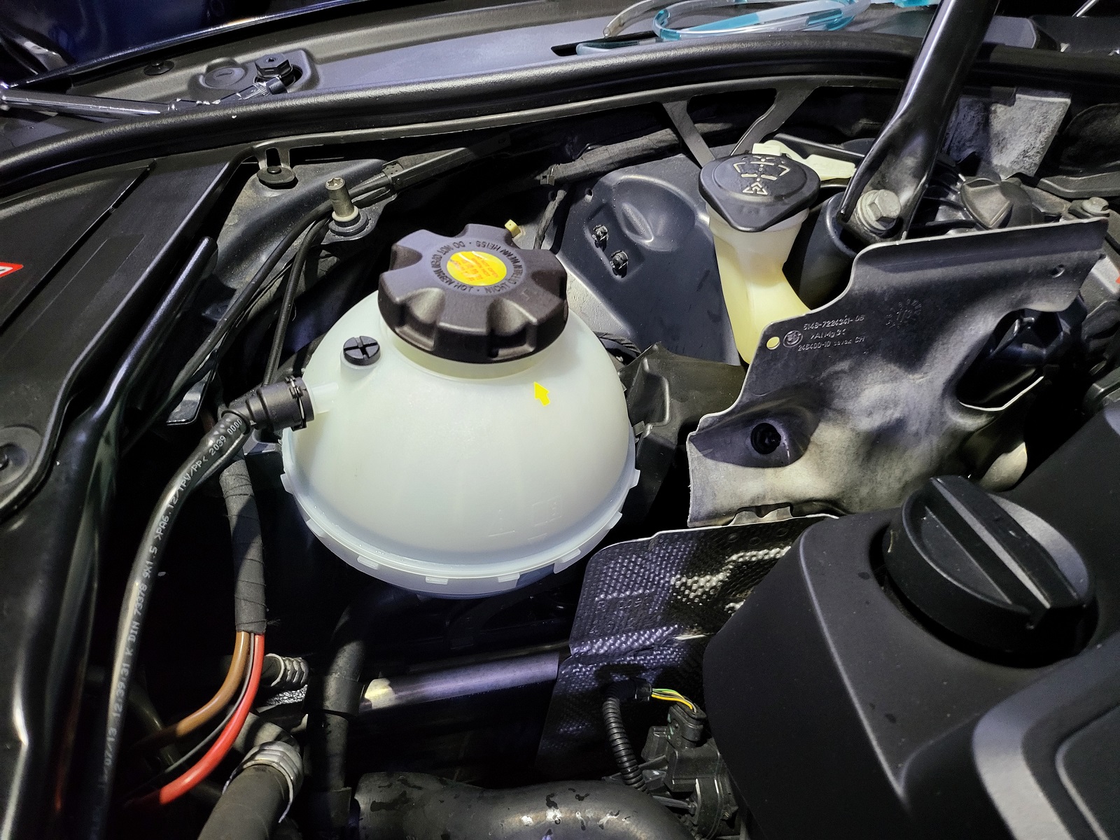 F10 DIY Maintenance: Washer Fluid Top-up  BMW.SG - Singapore BMW Owners  Discussion Forum