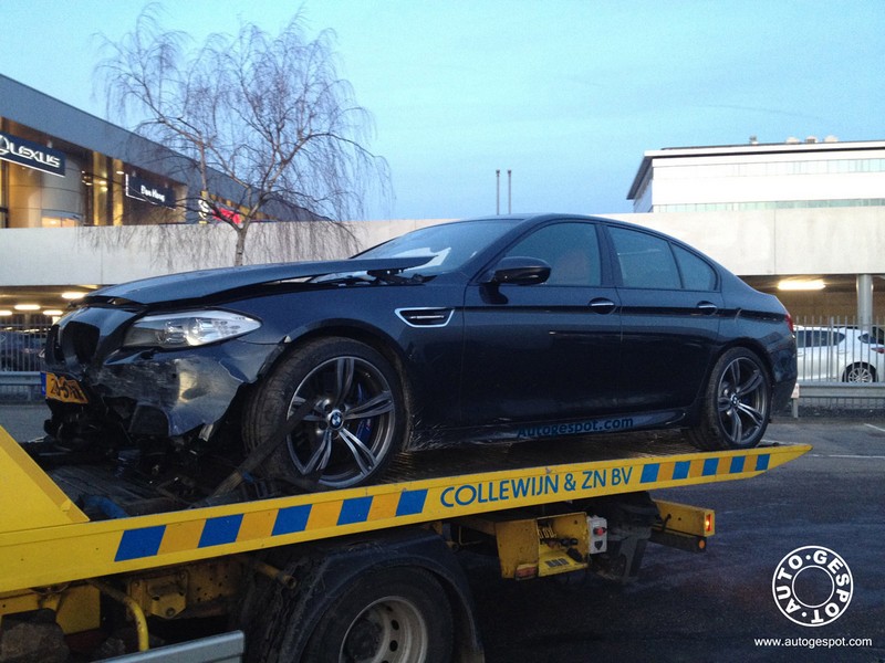 BMW 5 Series (F10) 2012 Frontal Crash 
