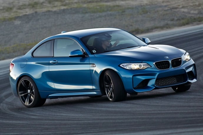 BMW-M2-drifts-laguna-seca-212-750x500