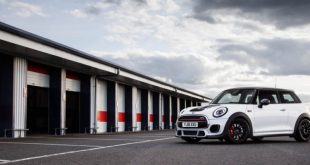 Video: MINI John Cooper Works Challenge by Carfection