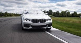 Drag Race: BMW 740d vs Audi A8 vs Mercedes S-Class