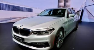 2017 Detroit Auto Show: BMW introduces a new plug-in hybrid