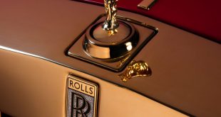 Golden Bespoke Rolls-Royce Phantom Models for China