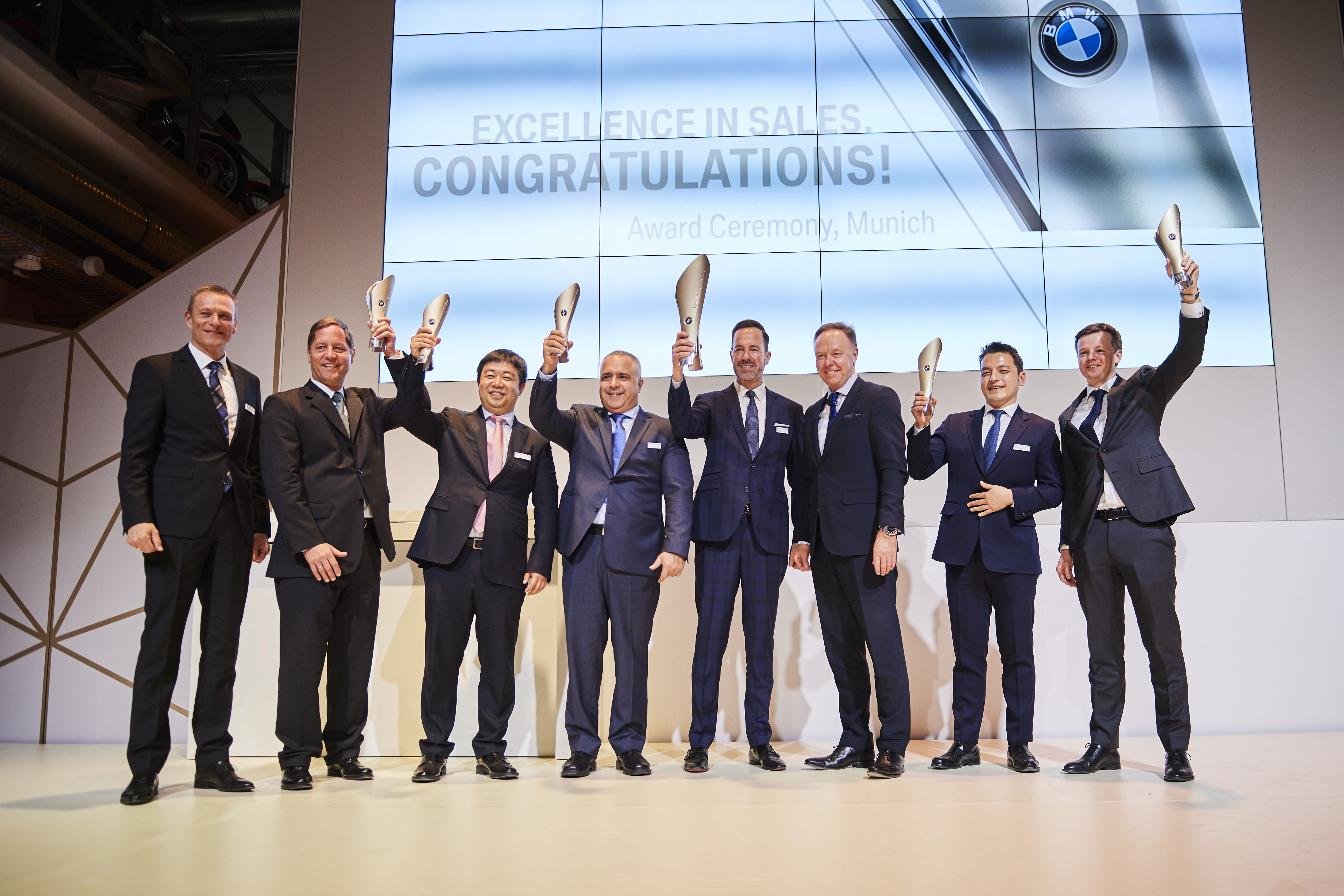 BMW gives Sales Awards to best dealers in the world