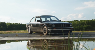 [Video] This E30 BMW 325is is ChumpCar ready!