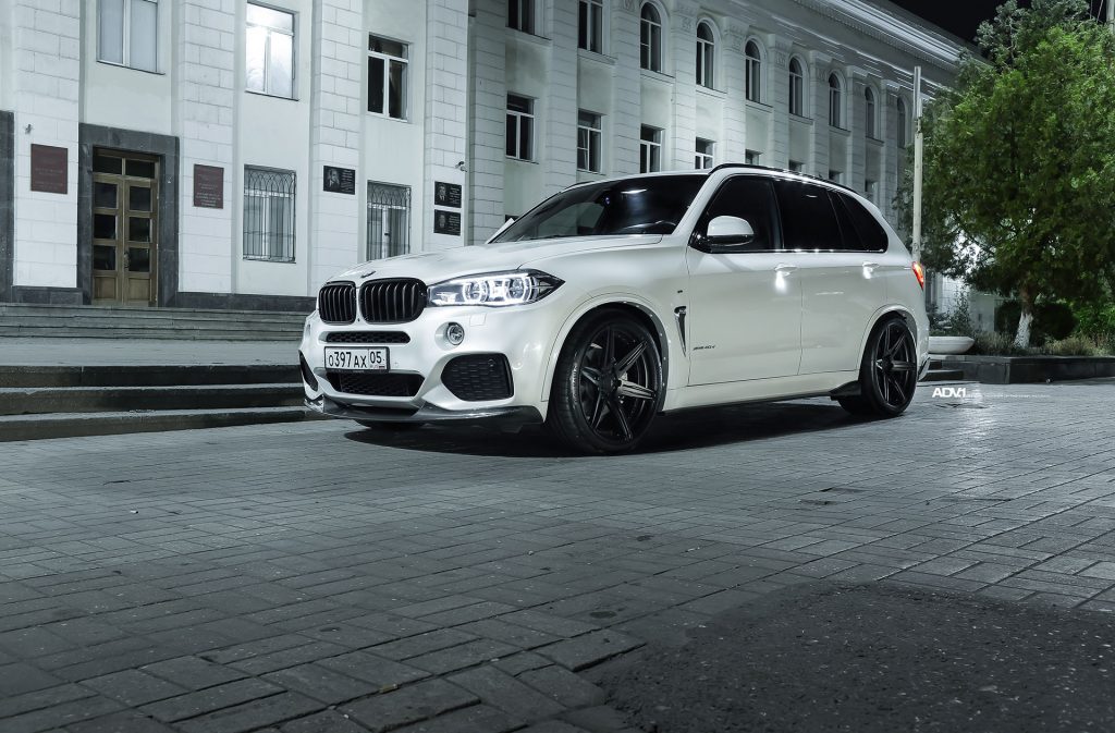 [Photos] Alpine White BMW X5 M With ADV.1 Wheels - BMW.SG | BMW ...