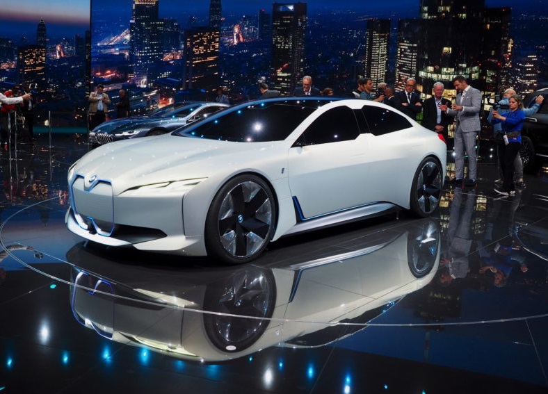 FrÃ¶hlich: BMW Electric Cars Need to Be Enjoyable to Drive