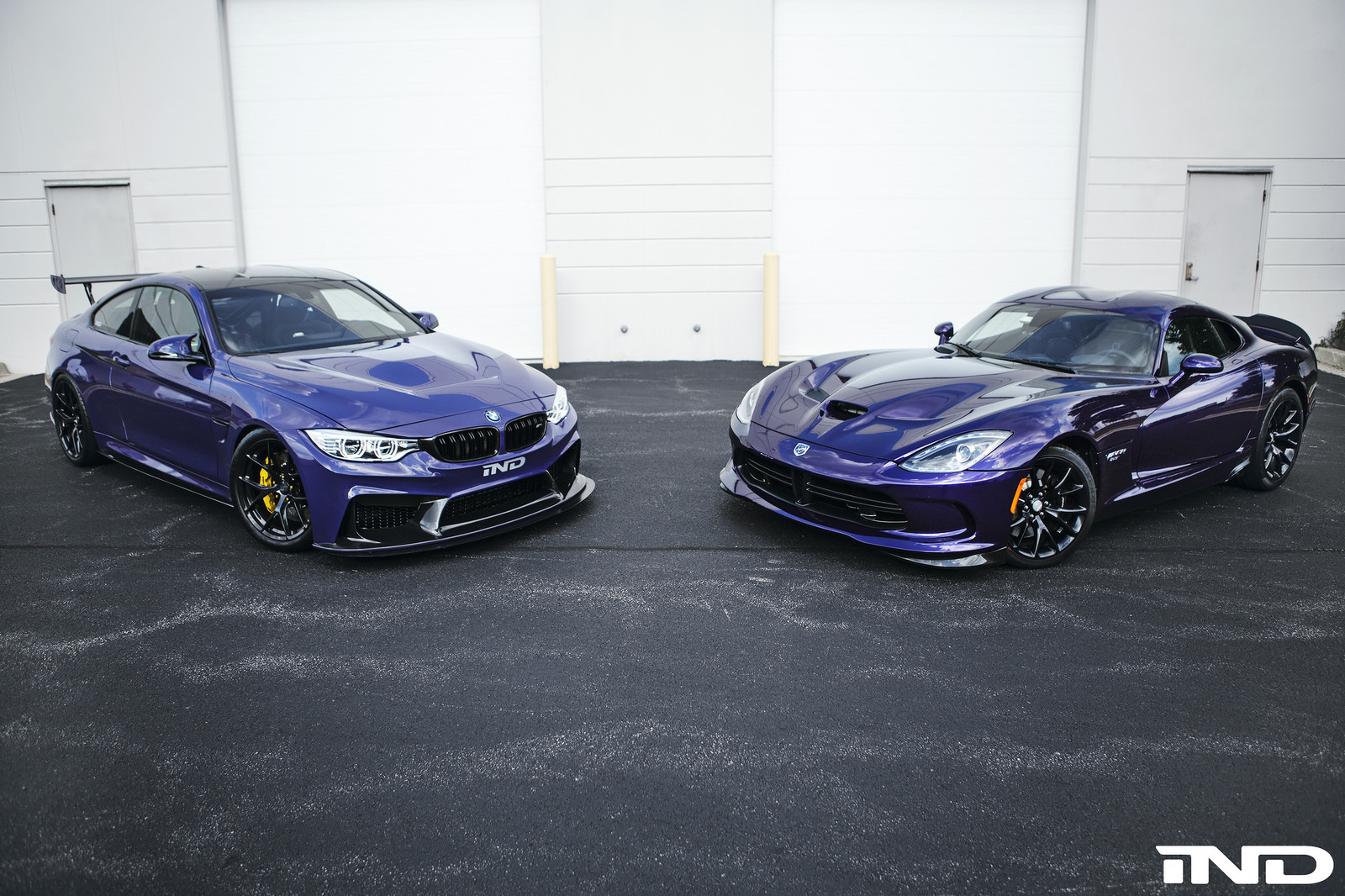 [Photoshoot] Ultraviolet Purple BMW M4 and Stryker Purple Dodge Viper ACR