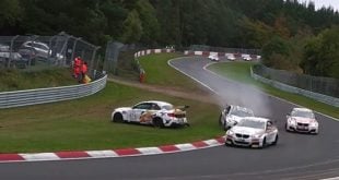 [Video] See Three BMW M235i Racing Cars Crash on the Ring!
