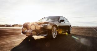 World Premiere: 2019 BMW 745e and 745Le