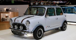 [Video] The Classic Mini - Electric VS Petrol