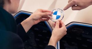 New Logo used by BMW i4 Concept