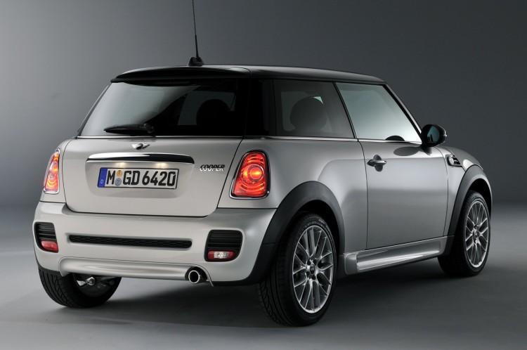 [VIDEO] R56 MINI JCW still feels the fun kind of MINI