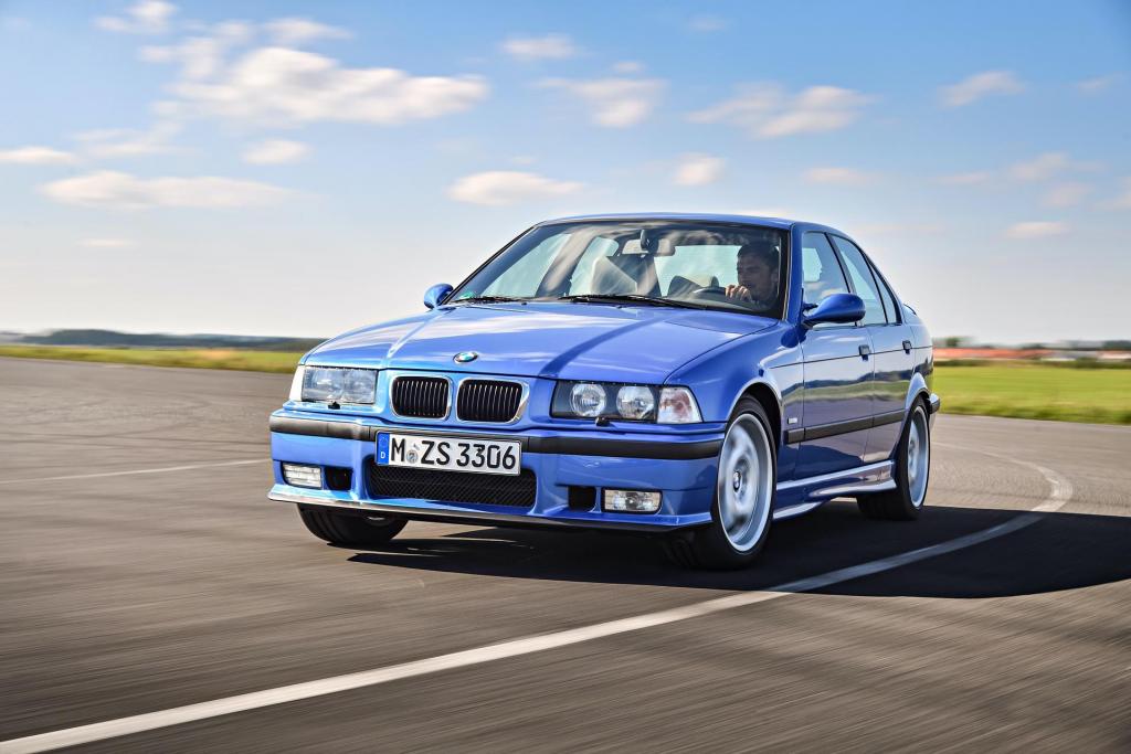 Vintage Comparison test E36 BMW M3 and Mercedes-Benz C 36 AMG