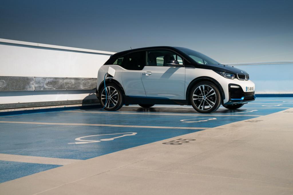 BMW i3 still surpasses most compact EVs