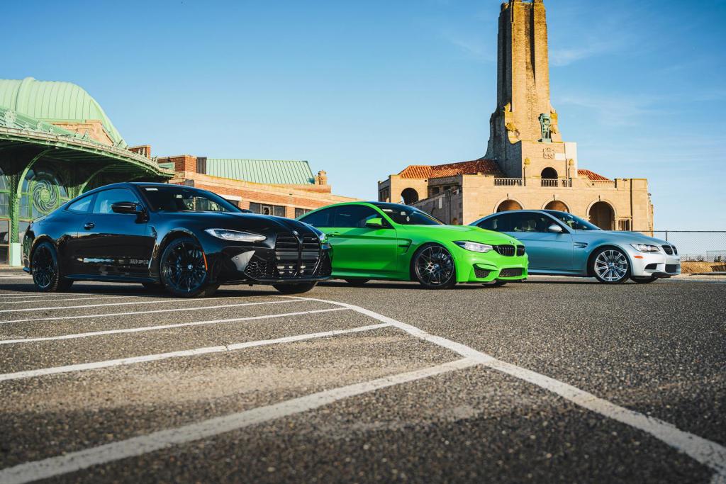 BMW G82 M4 - Meeting the E92 M3 and F82 M4 1