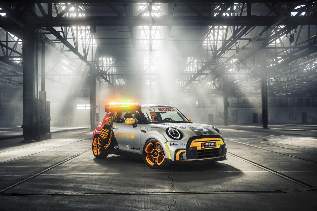MINI Electric Pacesetter as Official FIA Formula E Safety Car
