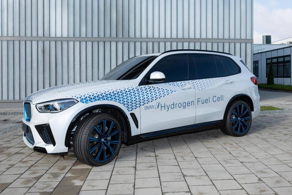 X5 Hydrogen Fuel Cell Tech Soon on BMW i Hydrogen NEXT 1