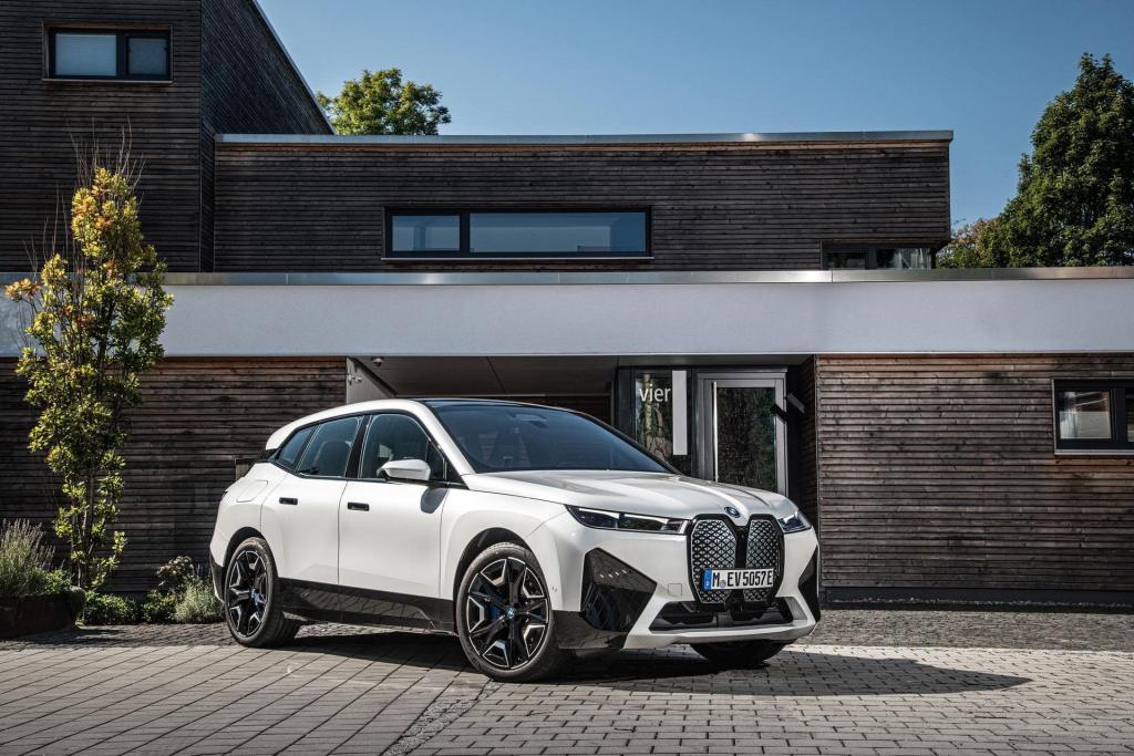 New Photos of BMW iX in Alpine White and Sophisto Grey
