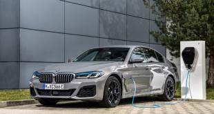 [VIDEO] BMW 545e Shows Outstanding Performance on Autobahn