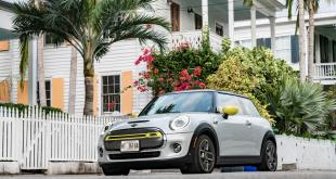 [VIDEO] Affordable MINI Cooper SE reviewed by Carz.co.za