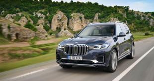 Pre-LCI BMW X7 Out On A Mountain Drive