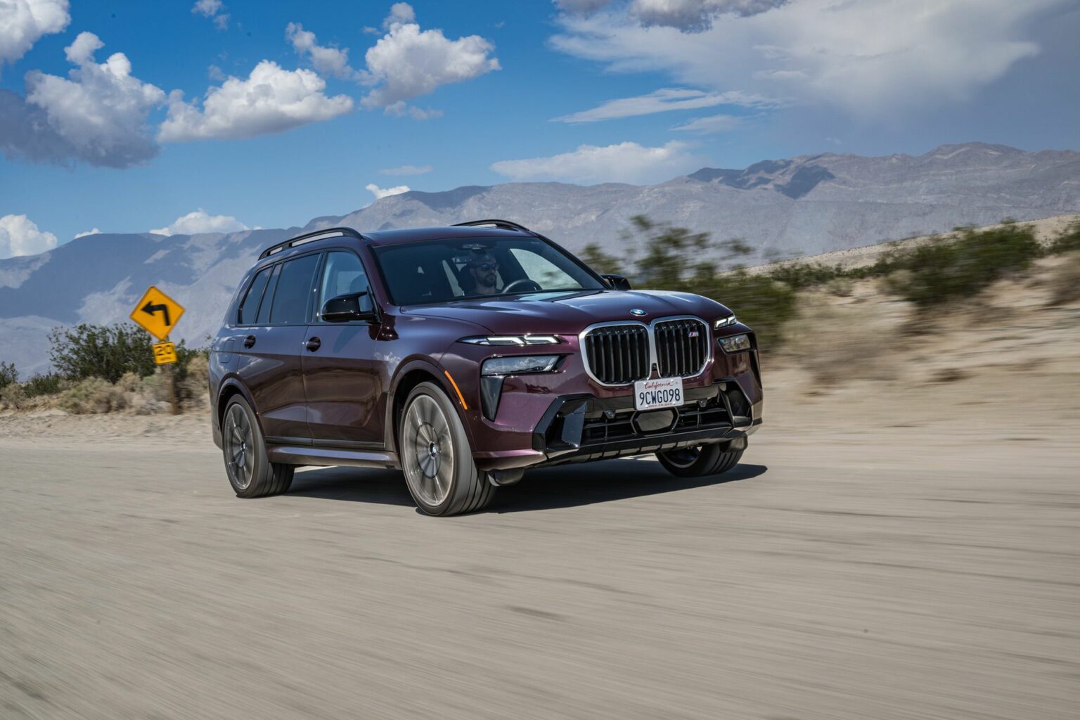 2023 BMW X7 Looks Stunning in Ametrine Metallic