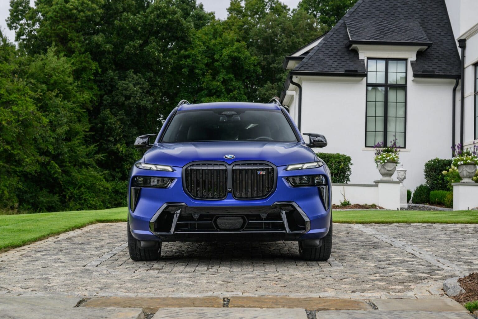 [VIDEO] Up Close And Personal With The BMW X7 M60i LCI