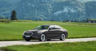 discover-the-2024-bmw-550e-xdrive-highlights